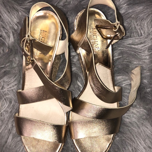 Michael kors plataform shoes - Picture 3 of 4